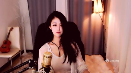 小奶婷-走光闪现福利视频
