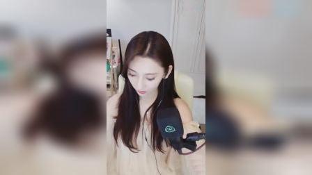 Abby林玲-走光闪现福利视频