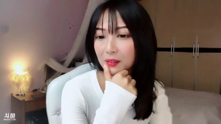 L咪咪-走光闪现福利视频
